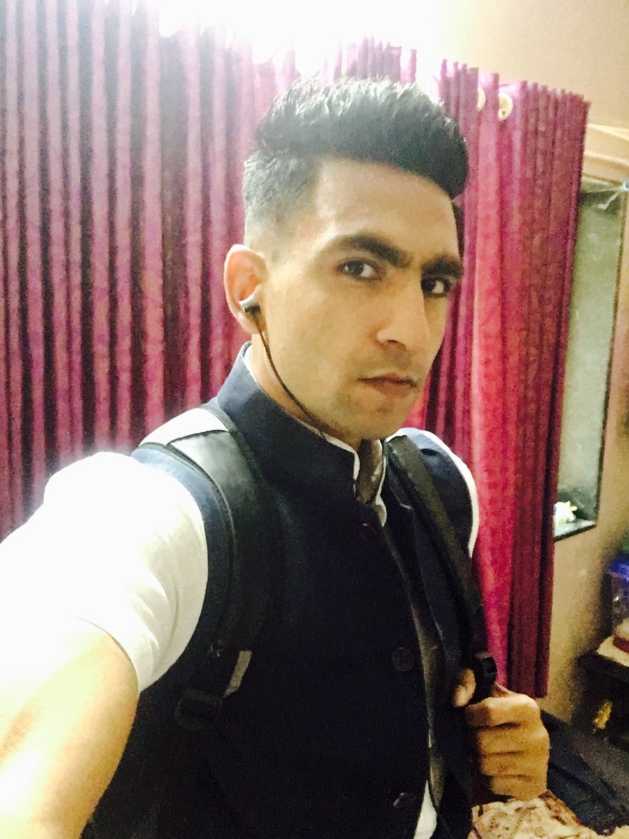 GauravBakshee's tweet photo. #HTMeraStyle #htmoststylish
When I find myself in a room surrounded by my competitors,I always tell myself - *I am not locked in here with you,you all are locked in here with me* This is the kind of mindset I carry with me and this is what makes me more stylish than anybody else. https://t.co/y8LvJVdcyz