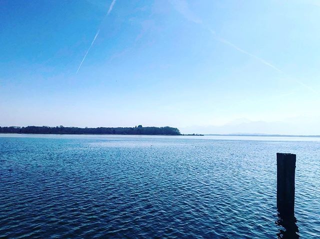 Schweinshaxn's tweet photo. Schiffalfahn #visitbavaria #tourist #bayern #auszeitinbayern #chiemsee #oberland #schifffahrt #see #lake #mountain #simihike #sonntag #sunday #unterwegsmitkindern https://t.co/vT5ncbp86G https://t.co/XIuOYULaNr
