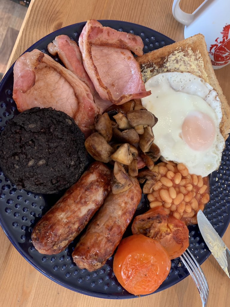 relaxer7's tweet image. @fryuppolice Alright lads, just knocked three of these out for the family. Any good? #keepitgreasy