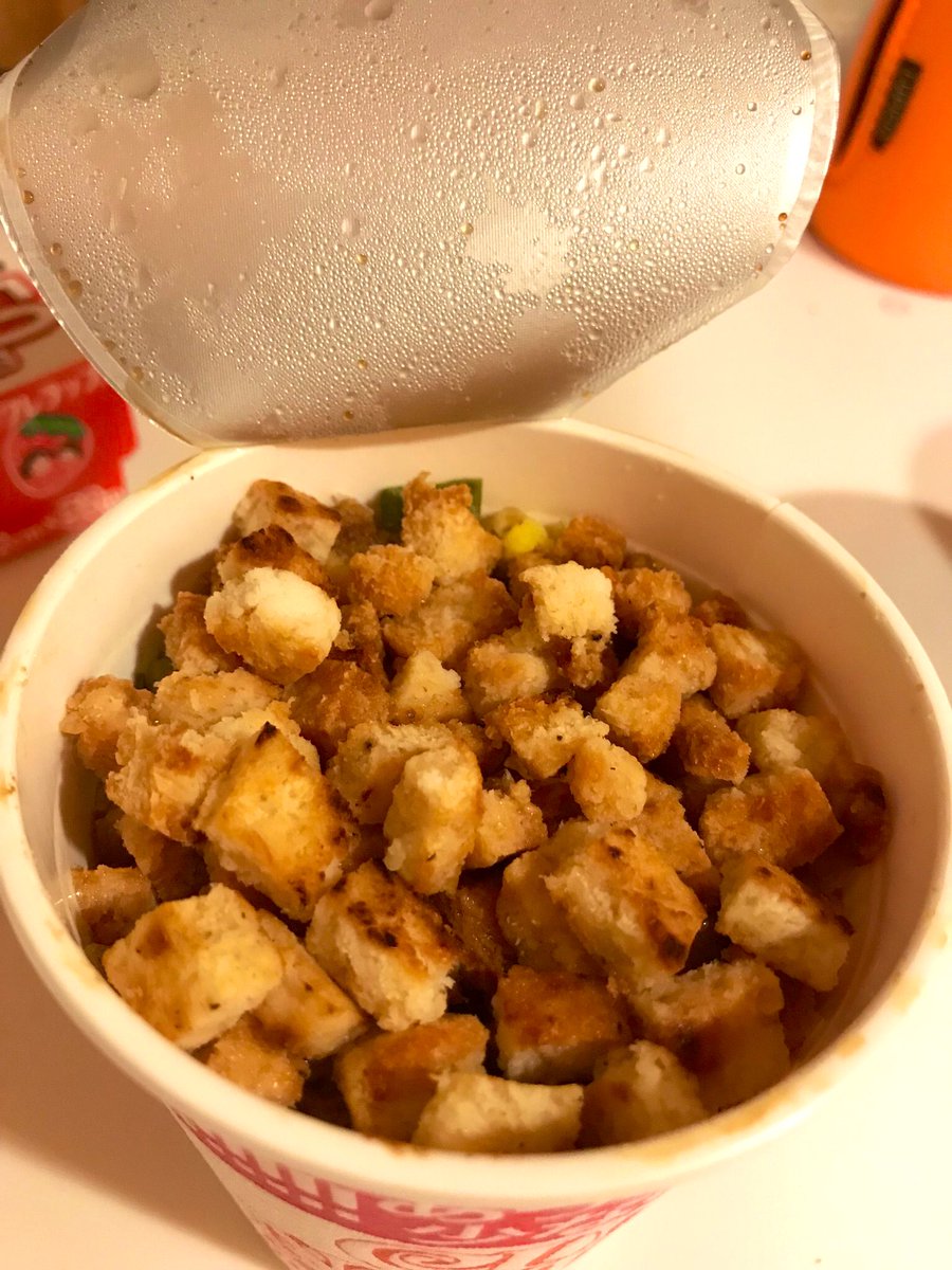 ホクサイと飯さえあれば8巻発売中。
自炊すれば安く済むのにな。ブンの場合は自炊でも高くなるけど。
謎肉作れます！ 