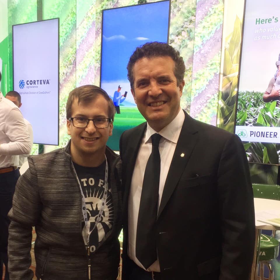 Feeling ultra Canadian after a morning with <a href="/rickmercer/">Rick Mercer</a> at <a href="/GrainFarmers/">Grain Farmers of Ontario</a> #marchclassic  🇨🇦
#agmorethanever #agriculture #cdnag #ontag #agproud #rickmercer