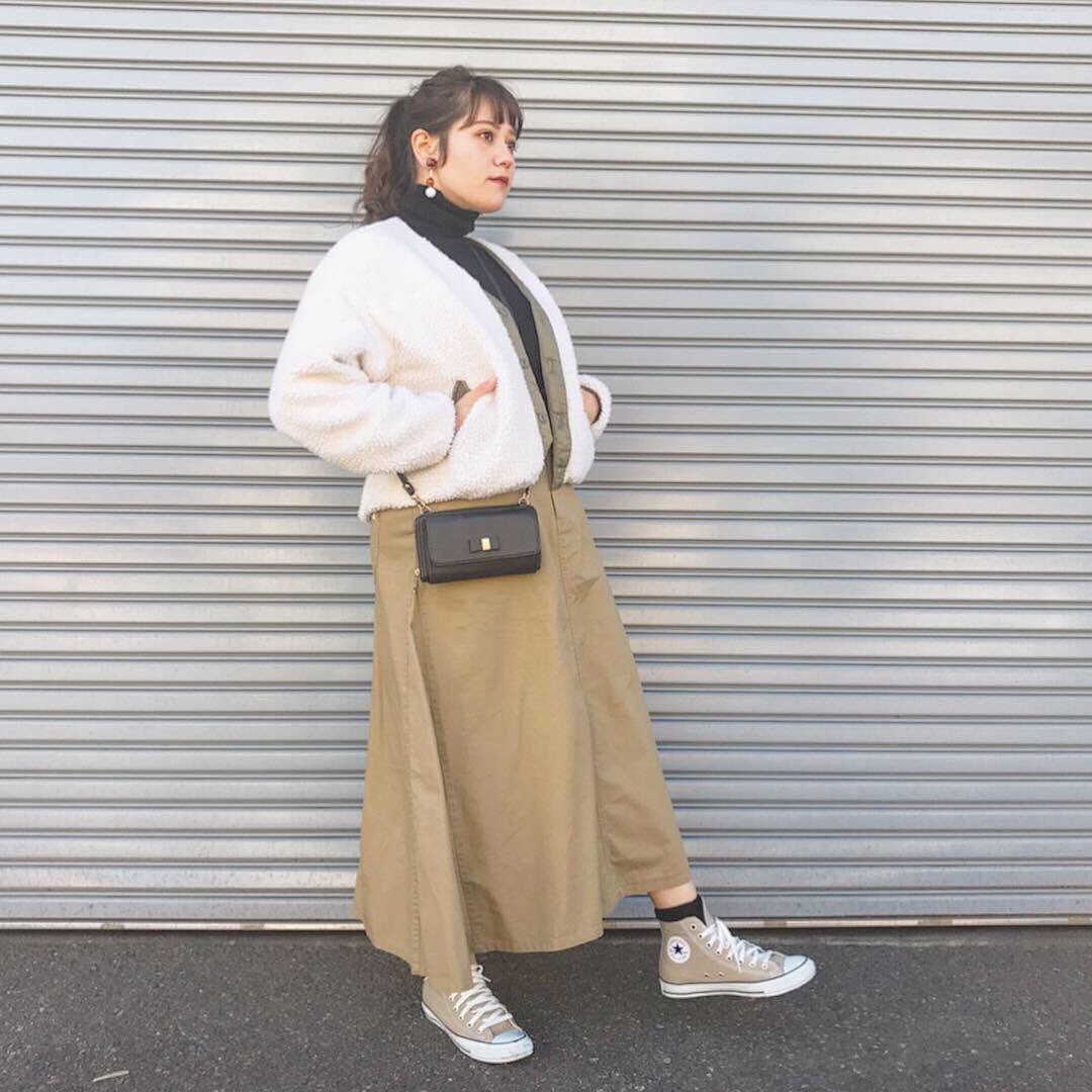 AISHAdayooo's tweet image. WHITE ✖️ BEIGE ✖️ BLACK

tops #uniqlo -XL-
outer #earthmusicandecology -F-
skirt #liveincomfort -3L-
bag #しまむら
sneaker #converse -26.5-
earring #troisbijoux