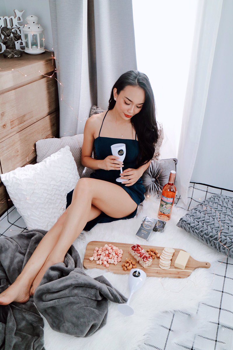 ZsandreaLovey's tweet photo. #saveintimacy thanks to skyn_au
#ootd #lifestyleblogger #lifestyle #fashionblog #outfitoftheday https://t.co/rclKyXJa4O