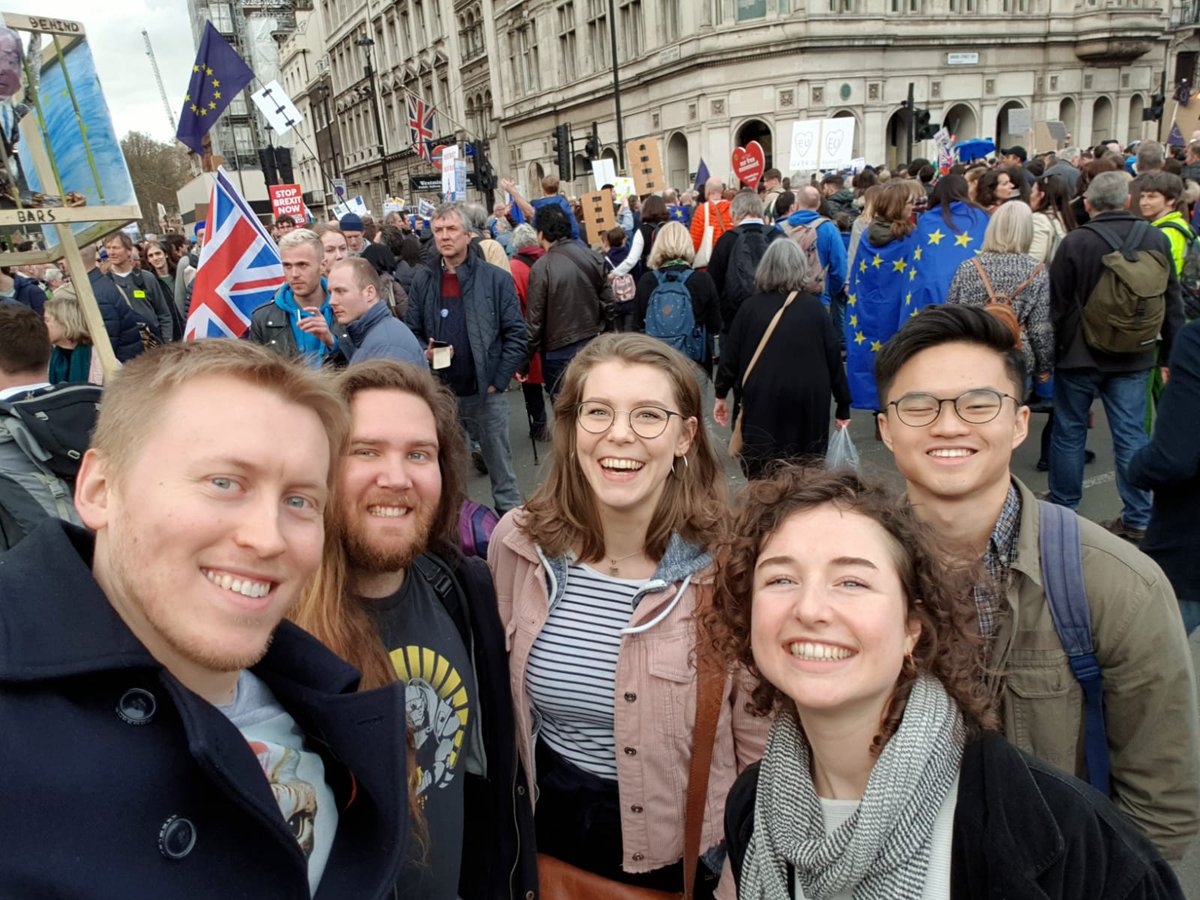 jennasaj's tweet photo. Don't underestimate the power of a large group of people finding humour in something they are deadly serious about. #PeoplesVoteMarch #RevokeArticle50 #ScientistsforEU
#Brexit https://t.co/8NfyTsdqFD