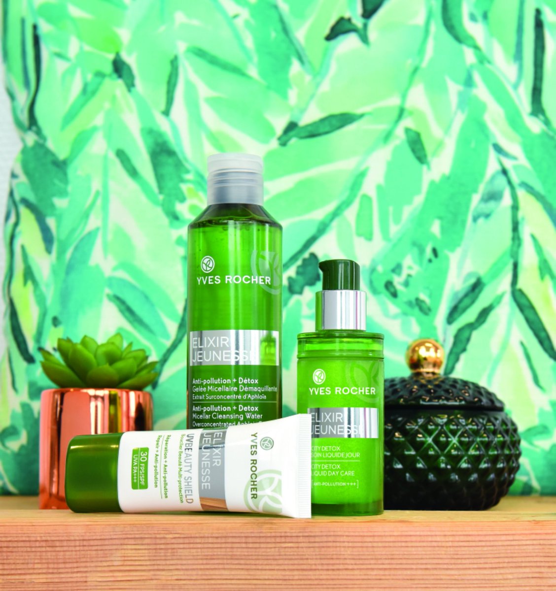 montaigneplacee's tweet photo. Just some Elixir drops and say goodbye to your daily pollution!
Exclusively at Yves Rocher boutiques and All Montaigne Place Outlets!
Call/whatsapp to place orders now: 07046216627
#YvesRocher #YvesRocherNigeria #elixirjeunesse💚 #skincare #bodycare #instabeauty #fragrances https://t.co/vPeRZb57lK
