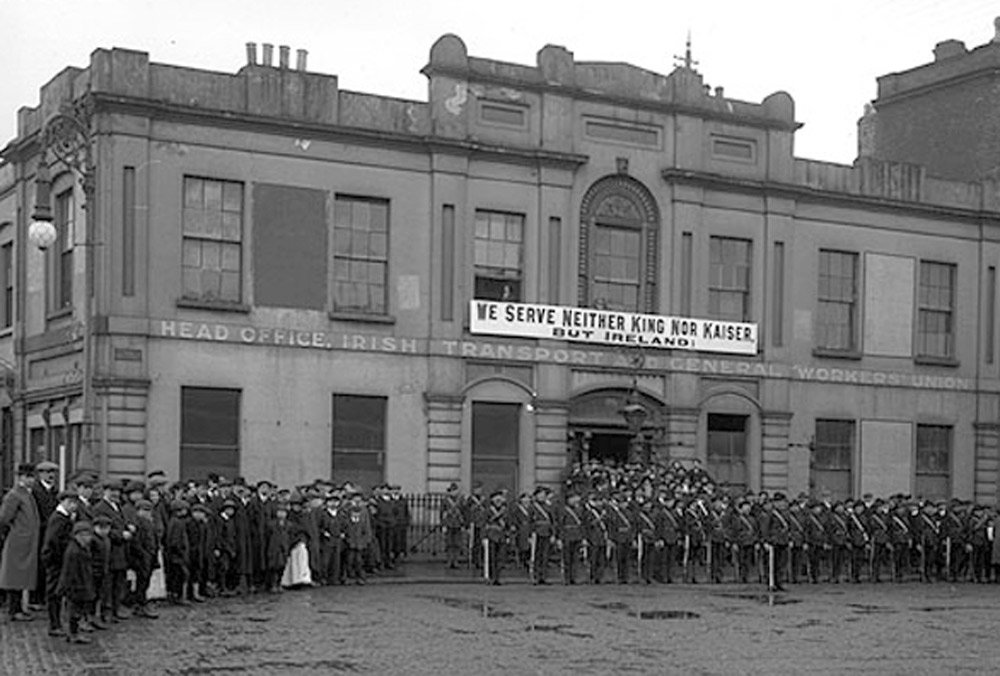 Seachtar's tweet photo. 24 March 1916 - The DMP surrounded the Irish Citizen Army’s Liberty Hall, where James Connolly and Countess Markievicz summoned members to protect his The Workers’ Republic newspaper https://t.co/2gsV7fXftG