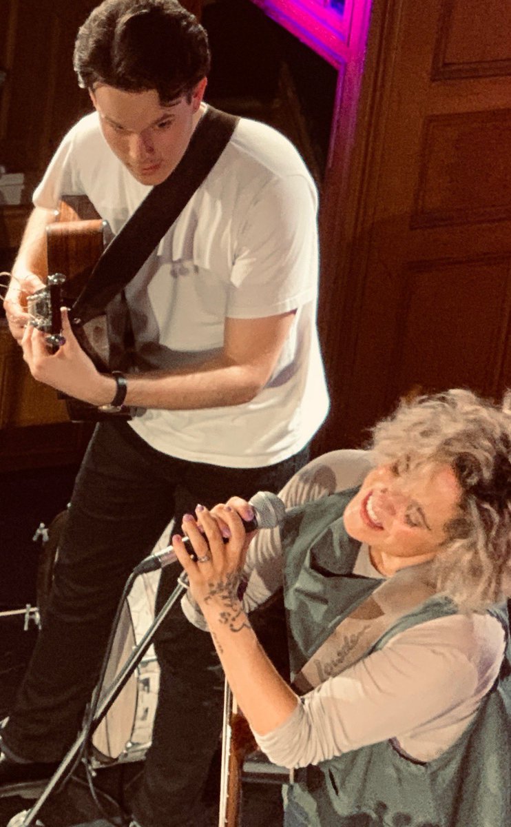 sueverran's tweet photo. @lukepauljackson @wadge @acapelastudio stunning performances - banger songs. Warm, intelligent and laugh out loud banter- special night AGAIN by #Acapelastudios and phenomenal #songwriters https://t.co/ct9dOXjMbE