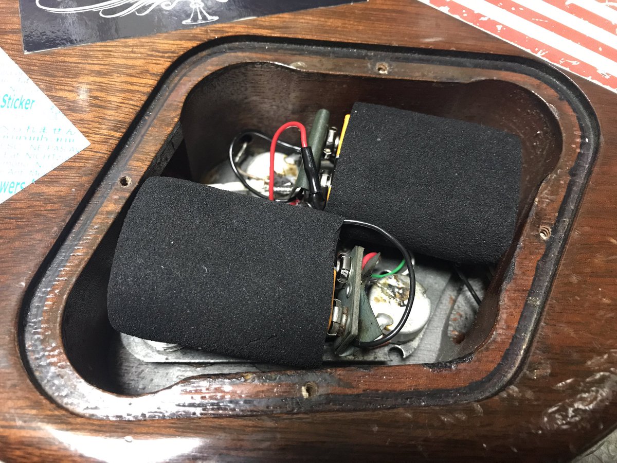 SDMF_Inc's tweet photo. Before
EMG 18V Mod
↓
After
EMG 18V Mod
CTS 25k A
CDE Sprague Oreng Drop
(716P 0.1μF 400V)
@EMG_PICKUPS
#EMG #EMG18V
#18V #18VMod
#CTS #CDE
#SpragueOrengeDrop
#OrengeDrop
#BeforeAfter #Before
#After #Guitar #ギター
#ポット #コンデンサー
#コンデンサ #オレンジドロップ https://t.co/2Ogbl3Oe4g