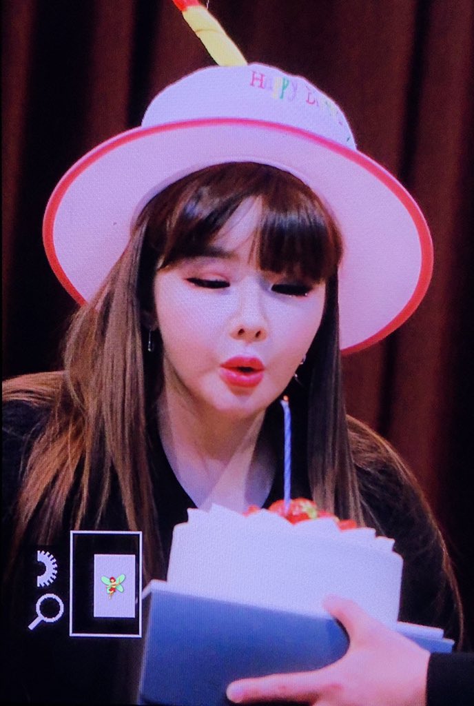 Firefly0324's tweet photo. 190324

#박봄 
#bom 
#PARKBOM https://t.co/pj3QvpgWqy