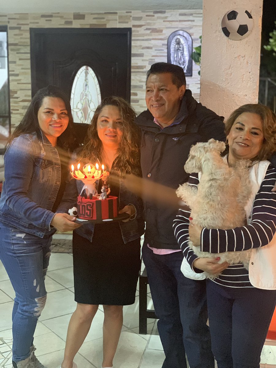 DannydeReyna's tweet photo. Y es q verte sonreír es mi mayor felicidad... #TeAmo #SiempreJuntos #FamiliaGH #HbdSis #Sorpre #Sweet35 #HappyDays https://t.co/H20Y36IVhy