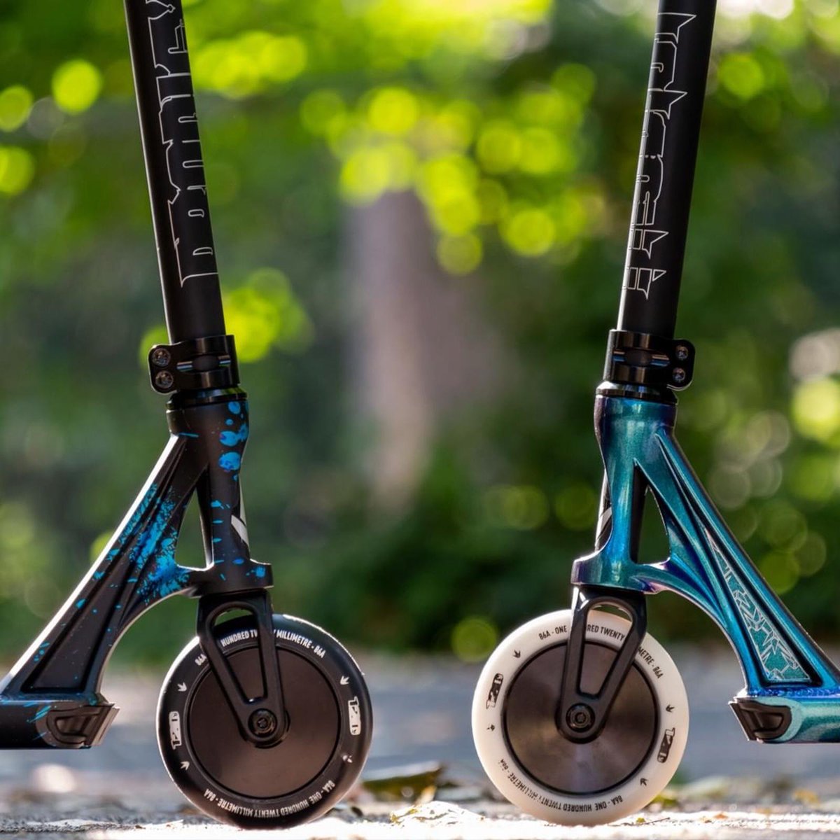 Nomadeshop_off's tweet photo. T'es plutôt Splatter ou Midnight ? 😎
✅ Retrouve-les au magasin et sur le site : https://t.co/AB2o8O1HCk
#Repost @blunt_scooters 
#nomadeshop_official #nomadeshop #ProdigyS7 #Scooter #ProScooter #BluntScooters https://t.co/udhjnWuEGL