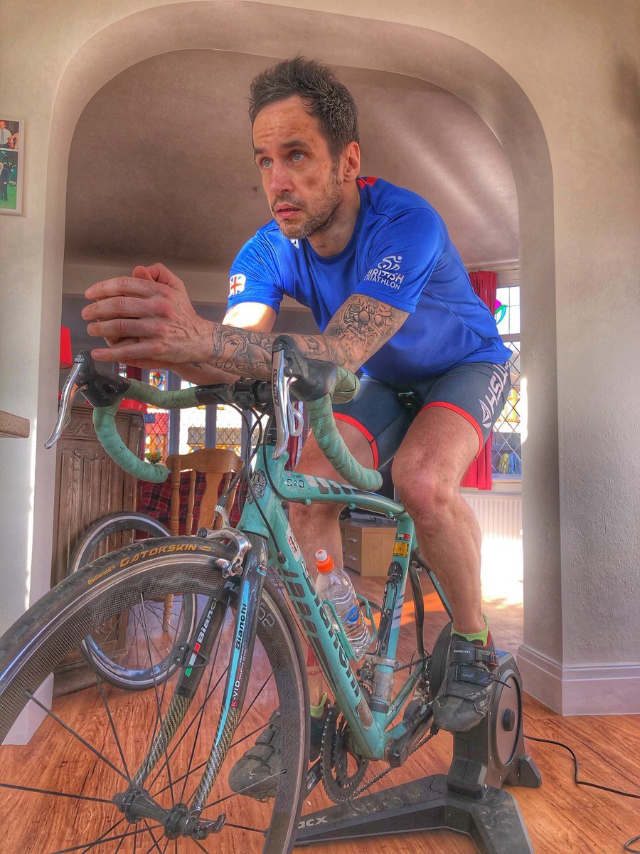 PaulCelebSuett's tweet photo. Two and a half hours completed on @gozwift this morning, woke up with achey legs from yesterday’s race so it was good to get them back spinning again today and get a solid block of bike training in..... always looking to improve

#bonksquad #livetotrain #swimbikerunworld #cycling https://t.co/zt8ARMFUYm
