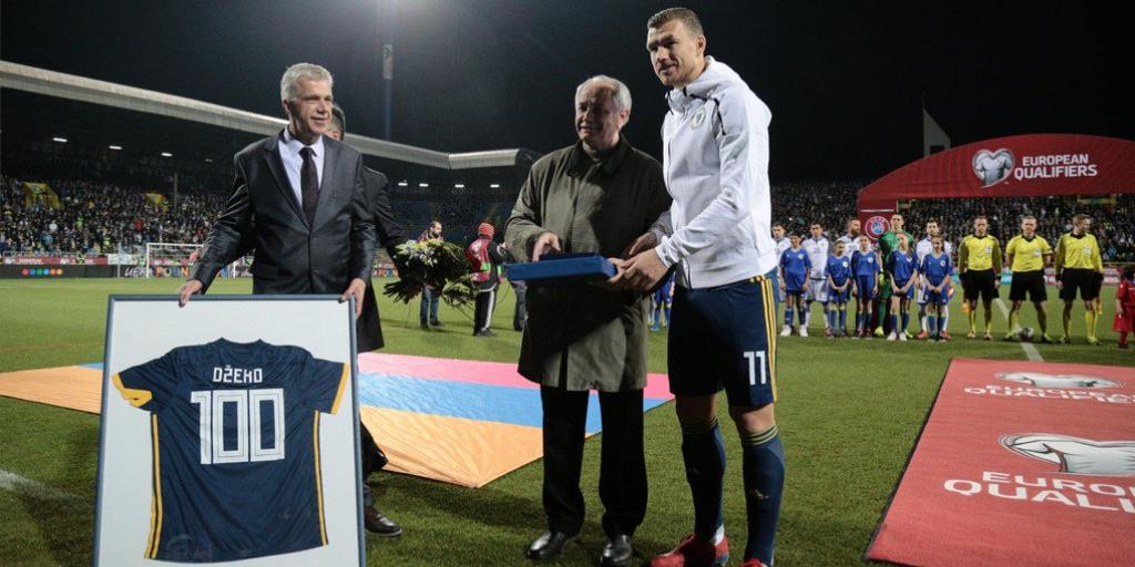 betoscope_en's tweet photo. Congratulations to @NFSBiH all-time top scorer on 55 goals and most appearance maker @EdDzeko on reaching a milestone of 100 international caps! Centurion!
#BIHARM #EuropeanQualifiers 🇧🇦 https://t.co/LKdIiRZE7s