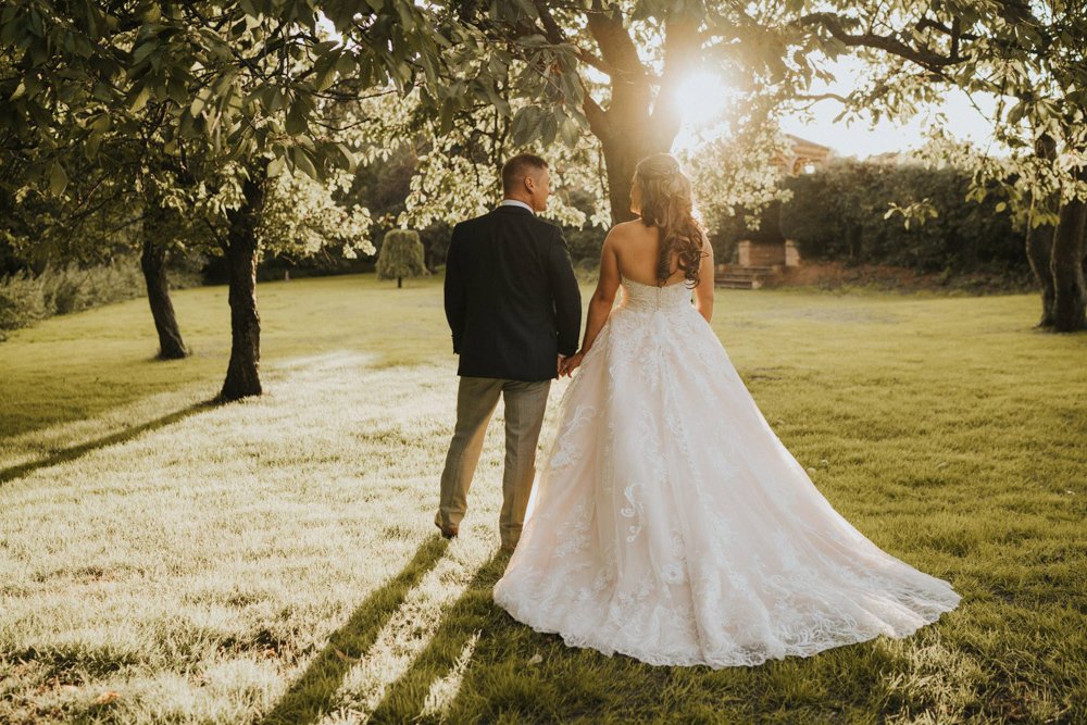 MrsPandP's tweet photo. Introducing Alternative Wedding Photographer @GraceEliz_Photo
https://t.co/qYk7EQATop
#AlternativeWeddingPhotographer #AlternativeWeddingPhotography #NaturalWeddingPhotography #EssexWeddingPhotographer #LifestylePhotographer #BlogSponsor https://t.co/7ALGP7jTxi
