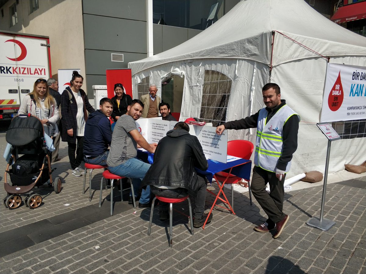 kankardesimorg's tweet photo. Beşir Derneği ve Türk Kizilay işbirliğinde gerçekleşen kan bağışı kampanyası devam ediyor.

Tüm halkımızı kan bağışı lokasyonlarina bekleriz. https://t.co/DP5hMe1YMN