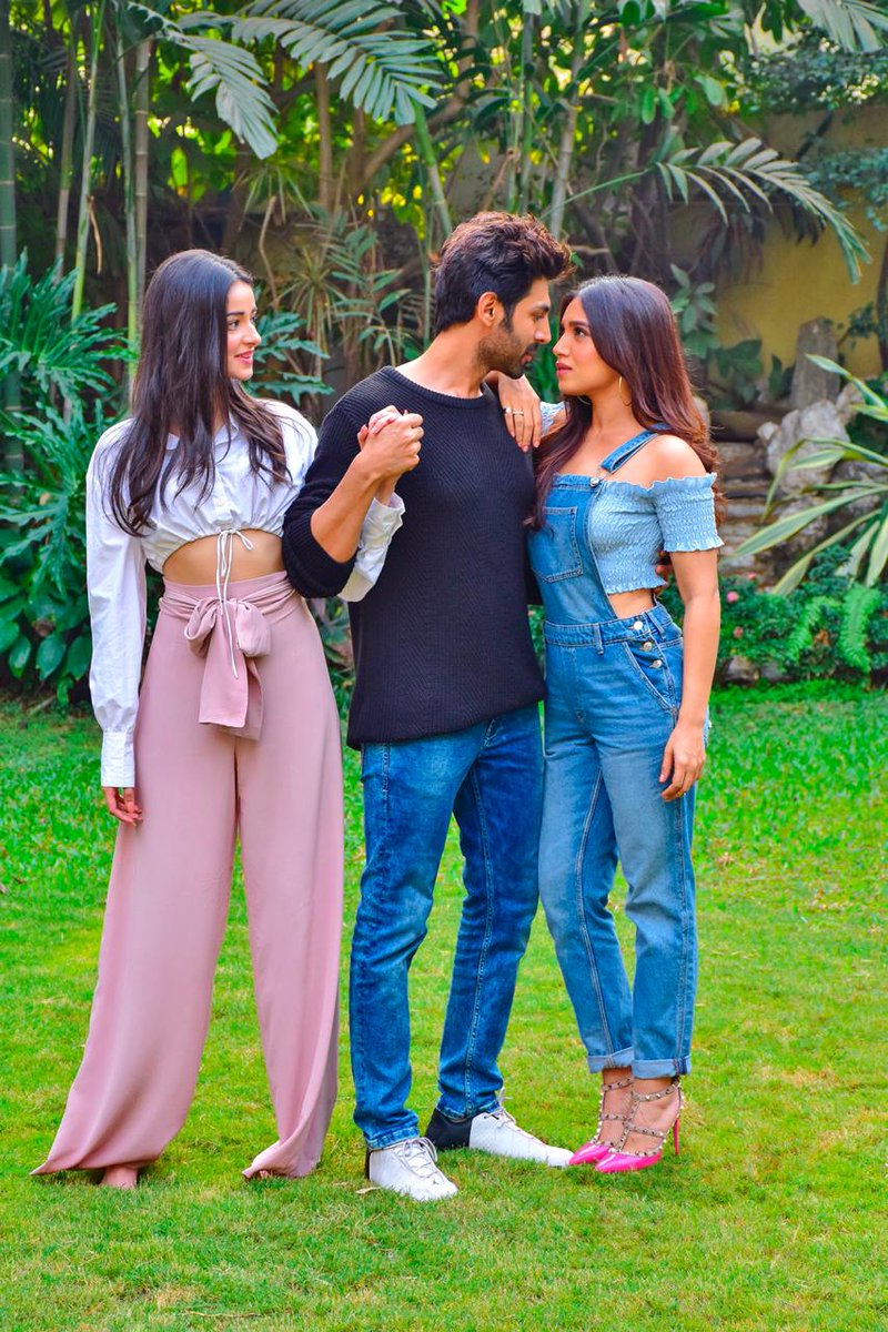 realNipeshPatel's tweet photo. #PatiPatniAurWoh 💃🏻 #6Dec2019 @TheAaryanKartik, @_AnanyaPanday
@bhumipednekar
Directed by @mudassar_as_is produced by @itsBhushanKumar, @junochopra, #RenuChopra, #KrishanKumar under their banners @TSeries and @BRStudiosLLP https://t.co/unAiiLxv2E