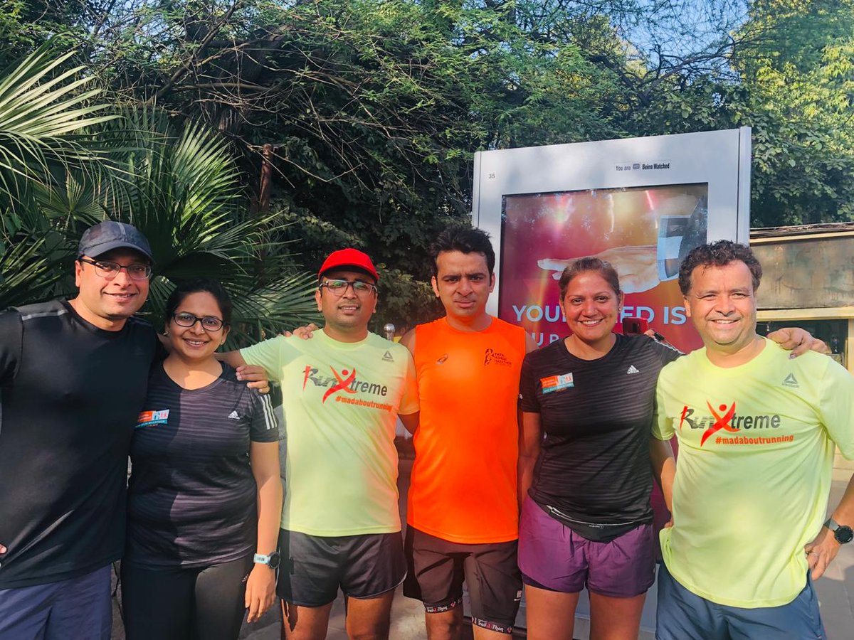 run_xtreme's tweet photo. Sunday morning be like this.
#teamrunxtreme swarming on the Delhi roads. Fun, banters and some serious running.
#madaboutrunning #runXtreme #BeYourBest #BetterYou #trainXtreme #BeXtreme #RunningHigh
#ReebokRunningSquad https://t.co/5teABBaCVr