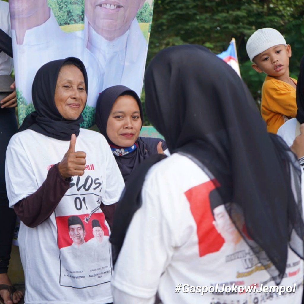 higaraszayle's tweet photo. @septria_yanto @KhamidiaRadisti @Bung_MH @PsbrSasak @habibthink @LinNasution @iichaiii @felagonna @malintanjidin @rudiangelo @Gardanesiaa @TukangOjekOL @QGuci @Gogamme @anak_koncat @anakgadih_amak @Anaklajang12 @anakchaniagoo @anakkapurix @BotolKecaps @SskBuyuang @bungRen @Jalak_Hitam_ @beny_lombok @Lovatrinita @KhalilMoet @khalilfajrii @JanuardySiti @Jihanmayaa @Jamin_ProJo @rajhointhan @JeniusMerah @JeniaJe @darmis_jhon @projopusat @RCyberProjo @jokowi @fahrigagar_01 @Ahmf_fadli @fabiodinasti @familydommo @FebiNurhaliza @Azizfikunp @andretrotsky @FemilaOkta @FrontMinang @fransiskoAW @Periodelanjut @satria_paul Asiapp Jan Ethes..
Kata si ibu..
#GaspolJokowiJempol https://t.co/ZrIG5fhxsF