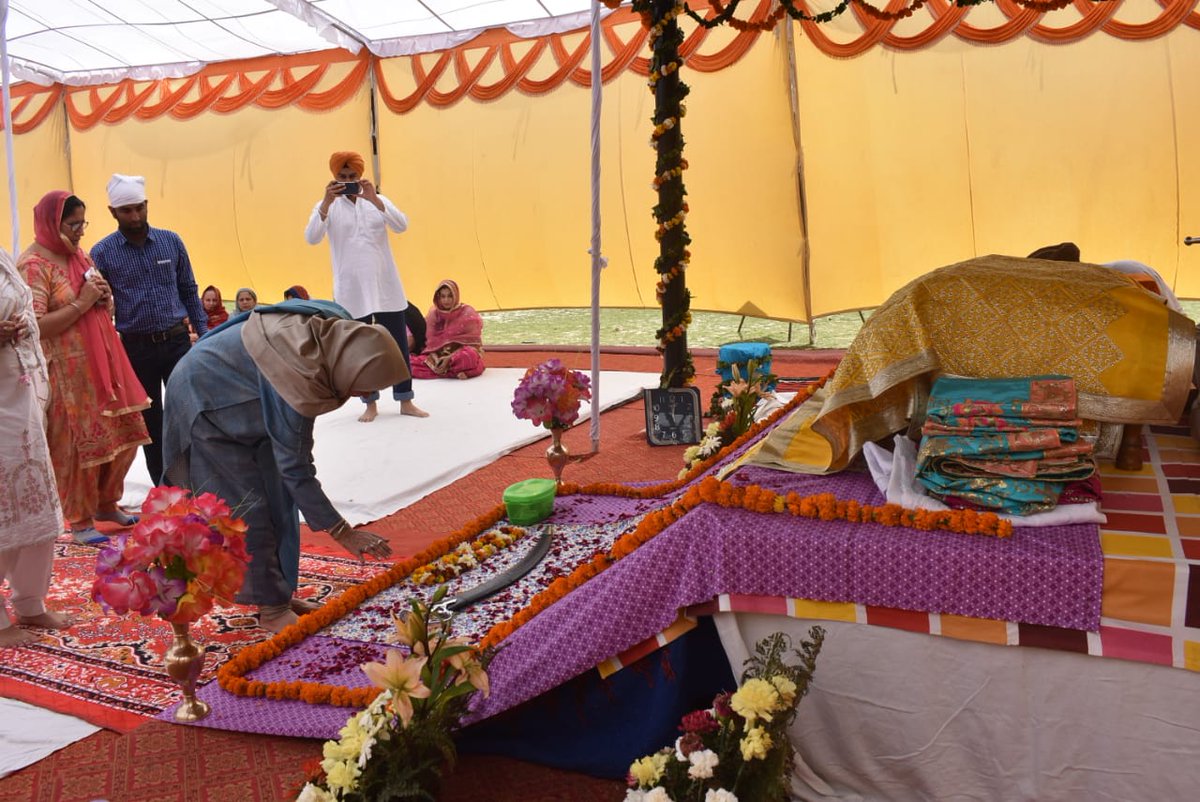 Just paid obeisance to Guru Granth Sahib ji at an Akhand Path held at police society sector 51, #Chandigarh. #WaheguruJiKaKhalsa  #WaheguruJiKiFateh 🙏🏻