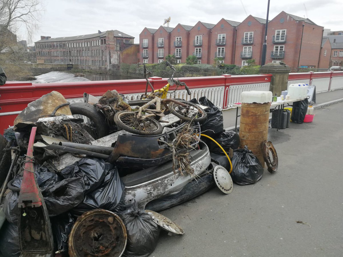 thisissheff_'s tweet photo. Great work #KINCA, @RiverStewards @DonCatchmentRT @ShefAdvFilmFest @shefunicanoe &amp; all the volunteers yesterday.

Thanks @CraftDough &amp; @MagicMagid for your support!

https://t.co/fB1yjEKlSY

#ThisIsKelham #IslandLife #KelhamIsland #Sheffield @sheffieldis https://t.co/ovCVBERUlN