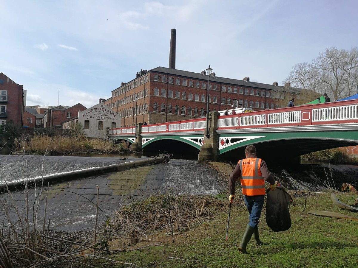 thisissheff_'s tweet photo. Great work #KINCA, @RiverStewards @DonCatchmentRT @ShefAdvFilmFest @shefunicanoe &amp; all the volunteers yesterday.

Thanks @CraftDough &amp; @MagicMagid for your support!

https://t.co/fB1yjEKlSY

#ThisIsKelham #IslandLife #KelhamIsland #Sheffield @sheffieldis https://t.co/ovCVBERUlN