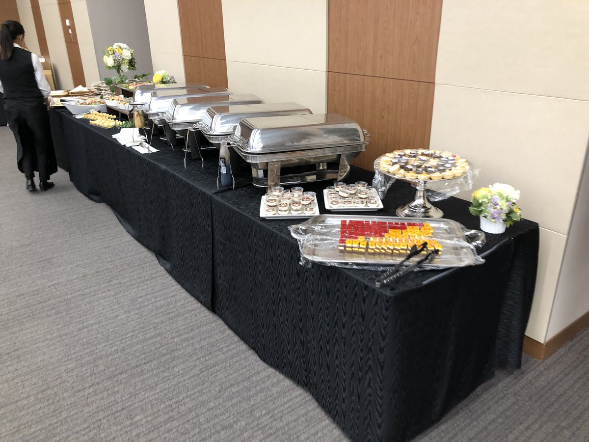 BloggersFes's tweet image. 懇親会準備中です。
#ブロフェス2019