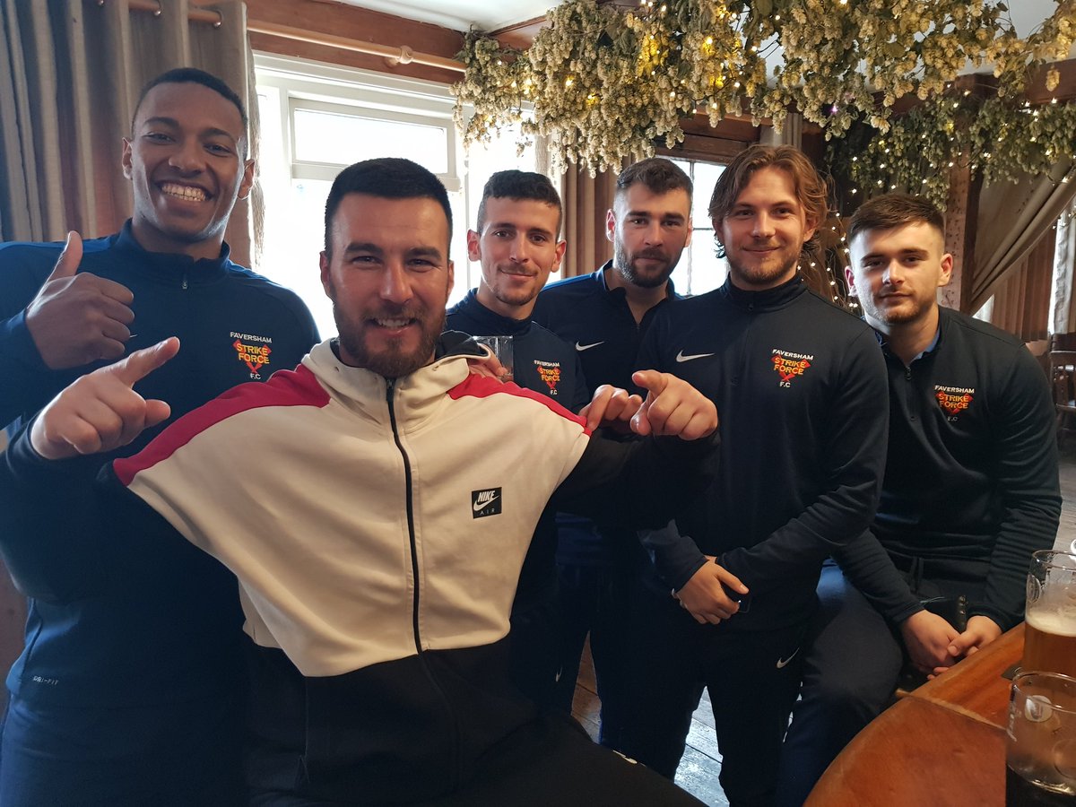 Axfordg's tweet photo. When you are winning games there is no better feeling
4 games left and now in joint 4th
#SupportingTheForce
@KCFL_News https://t.co/QjbKp1U9TB