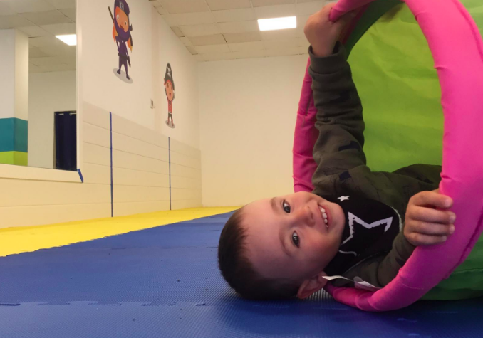 eSmilePsico's tweet photo. ¡¡Ya ha nacido nuestro hermanito!! 👩‍👦Se llama eSmile Dojo y es un sitio fantástico, dedicado a actividades psicodeportivas #Ninjutsu , #Babygym, #Psicomotricidad. Trabajamos habilidades personales y sociales a través del ejercicio físico y el juego. 😁➡️ https://t.co/qEV6ljWNvT https://t.co/2lDqUafPQb