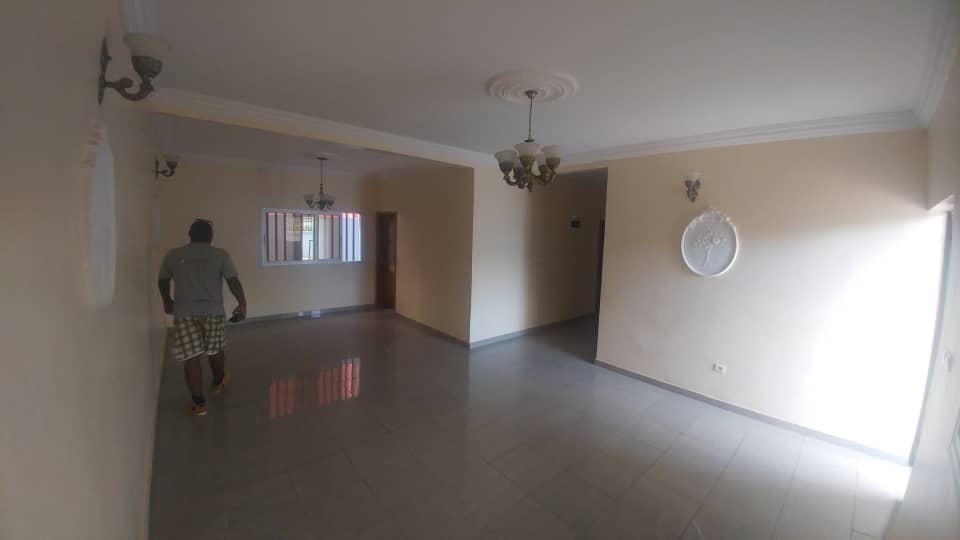 Baluro_'s tweet photo. Bonjour. ^^
Appartement haut standing.
Localisation : Odza, auberge bleue.
Loyer : 150.000 FCFA/mois
Parking, Forage, sécurisé.
Je cherche le client. RT. 🙏 https://t.co/kc57iMu4fs
