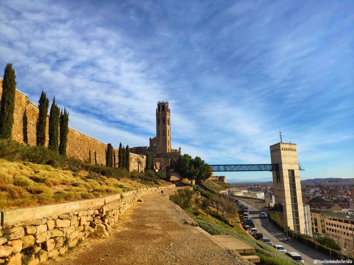 🙋‍♂️🙋‍♀️ #Bondiumenge #Felizdomingo #Lleida 😎👍

#socdelleida #lleidainfinita #ciutatsambcaracter #anyturismecultural