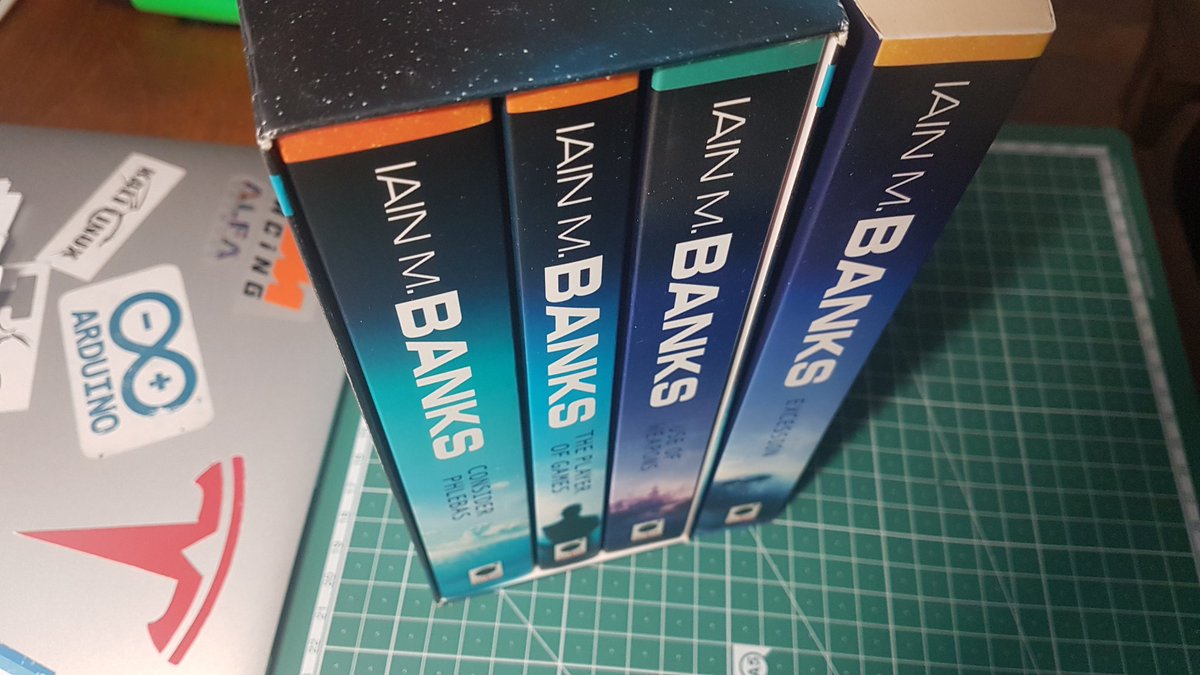 Caastorb's tweet photo. @thorsteffens @Kunstseidene Gerade die Kultur-Serie in Angriff genommen. Lese sonst keine #Sciencefiction

Inspiriert durch die Visionen von @elonmusk uns seinen Firmen #tesla und #space

#iainbanks
#considerpheblas
#theplayerofgames
#useofweapons
#excession https://t.co/kzLzSbGGaD