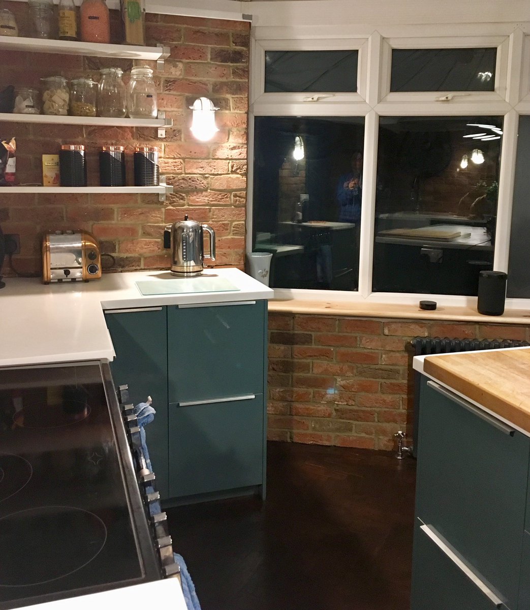 FabSlip's tweet photo. Sarah is another one of our happy customers and it’s easy to see why. These Hathaway bricks slips look amazing! #fabslip #brickslip #brickslips #cutbricks #bricktiles #bricks #homeimprovement https://t.co/uh0z0WSE8e