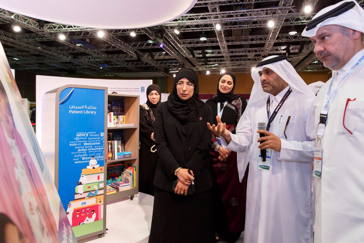 HMC_Qatar's tweet photo. أطلقت سعادة الدكتورة حنان محمد الكواري، وزير الصحة العامة، مكتبة المرضى المتنقلة الجديدة بحضور السيد ناصر النعيمي حيث تولى تطوير هذه المكتبة فريق عمله في مركز خبرات ومشاركات المرضى والموظفين للمرضى بمستشفيات المؤسسة
#meforum2019 https://t.co/qAFcEA92aC