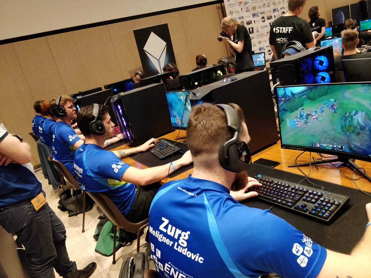 enes_corp's tweet photo. Nous sommes arrivés Top 4 au tournoi #LeagueOfLegends au Hagondange Gaming Day, sur 12 équipes au total.

Une bonne compétition et bonne expérience ! 💪
Merci #ENES 😉

#HGD2019 https://t.co/0E2JoajZG9