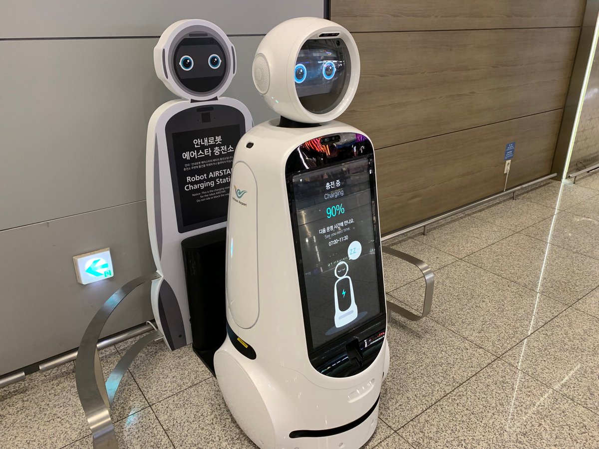 _mthom's tweet image. ⁦@stevebattle⁩ Think I found a fully autonomous robot at Incheon airport!