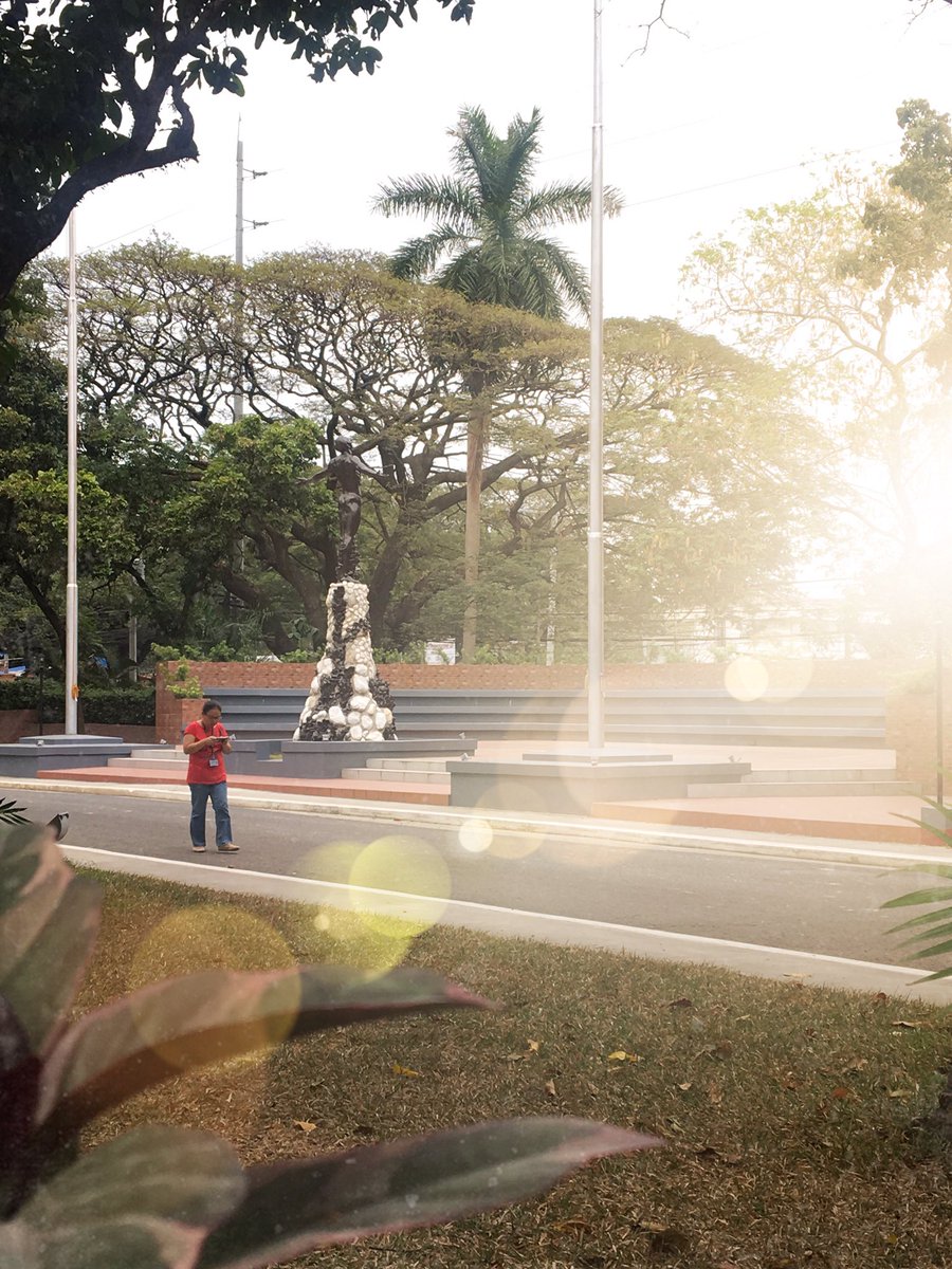 mavsmalloww's tweet image. #UPCEBU #Oble #bokeh