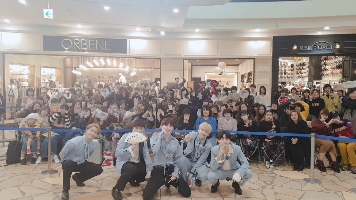MAP6_JPN's tweet photo. 1stアルバム「MAP6 the first」

リリースイベント最終日！

2ヵ月間、雪が散らつき寒い日でも
雨でもカッパを来て応援して下さった事、感謝！感謝！です。

本当に有難うございました✨✨

#MAP6 #맵식스 #MINHYUK #민혁 #SUN #썬 #JJUN #제이준 #SIGN #싸인 #JVIN #제이빈 #KPOP #韓流 https://t.co/TaqIKokFIY