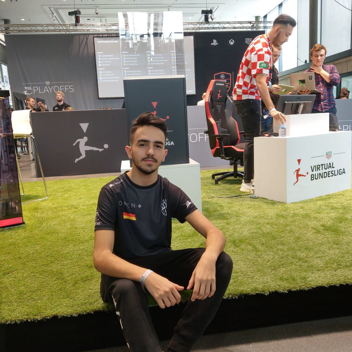 BIGCLANgg's tweet photo. A strong start from @Der_Gaucho10 to the @vbl_official, as he wins his first match 5 - 1! Make sure to keep on eye on the action as both him and @PredatorFIFA secure the wins! #BIGFIFA
👉 https://t.co/M7dU22MUsv https://t.co/pBy3x49r4e