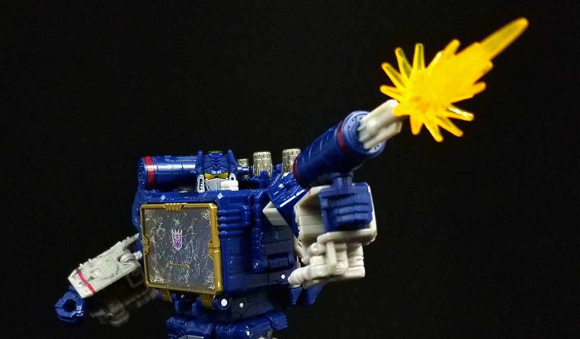 HailHasbro's tweet photo. Siege WFC Soundwave. #soundwave #siege #transformers #transformerscollections #hailhasbro #hasbro #floortime #transformerreviews #transformers4life #plasticcrack #toyphotography #toyphotographs #deluxe #decepticons #hailhasbroreviews #actionfigures https://t.co/YWZ8FOXILj