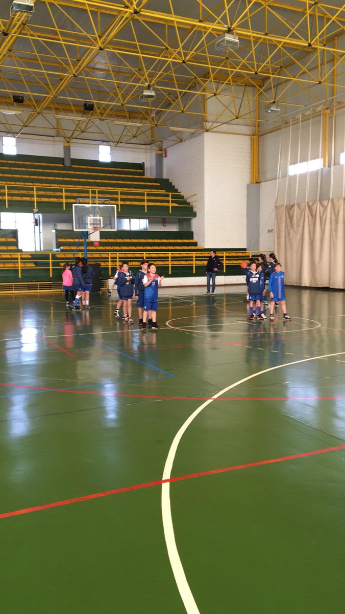 CPBoscoMerida's tweet photo. #MBasket ALEVIN @CPBoscoMerida en Zafra.
Preparados para intervenir en la Concentración de la @FExB
@SalesianoMerida https://t.co/KVmVKHuLx1