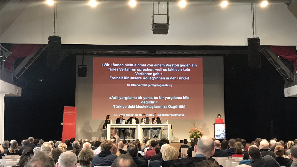 RAKirschbaum's tweet photo. Da bin ich schon mal... #StVT43 #Strafverteidigertag #StV43 https://t.co/1aW6SmjI90