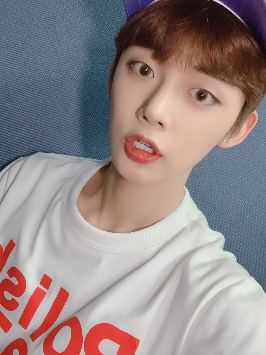 TXT_members tweet picture