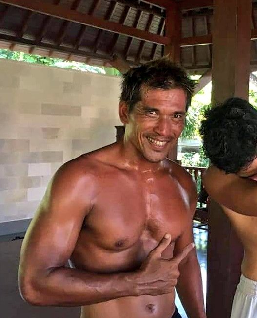 bbearchub's tweet photo. Love his skin color 👅👅👅 https://t.co/jRh35cjRfP