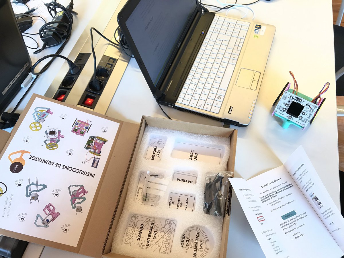elenavercher's tweet photo. super inspiring day at the #ScratchEdMeetUp at @citilab ! 
full w/ discoveries such as the AMAZING #fantastic robot, the @LEGO_Education #math train &amp; animals' bingo, ways to link @NinusUniverse w/ @scratch &amp; loads of sharing!

✨✨✨

ps. HAPPY BIRTHDAY, #ScratchEdMeetUpBCN !🌟 https://t.co/qgENNPP03y
