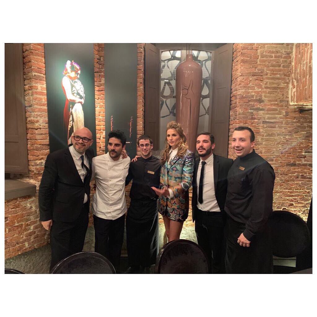 stana_katic_fr's tweet photo. #StanaSurInsta
" #CorralDeLaMoreria ...époustouflant #Flamenco. Merci aux artistes et au personnel pour cette soirée fantastique! Et merci à Javier Kühn pour l'invitation 💋💋
#NuitsIbériques
#SuperbePerformance "
https://t.co/41FKMU4I1l https://t.co/7dz8Ssg08n
