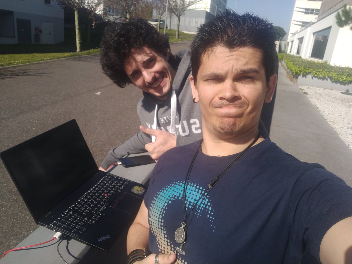 0x_Seb's tweet photo. When the weather's so good that you dev outside !
@TPinaudeau
#hackbdx19 https://t.co/OUQwHf98JC
