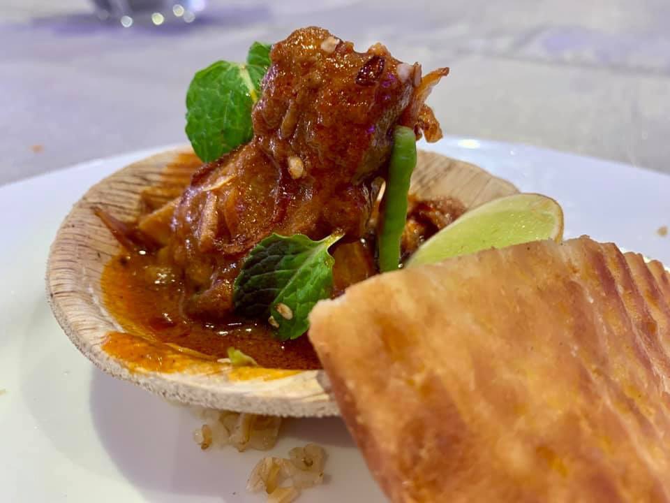 rajesh_tara's tweet image. Park Hotel had laid a large buffet spread yesterday. However,I focused on #MuttonGalawatiKebabs with #RumaliRoti #NalliNihari with #Sheermal #DaulatKiChat, #PaanRasmalai &amp;amp; #BlackRiceKheer. 

#TimesKitchenTales #CeleberatingIndianFood #FoodLoversMeet #FoodBloggers #MagicofFlavours