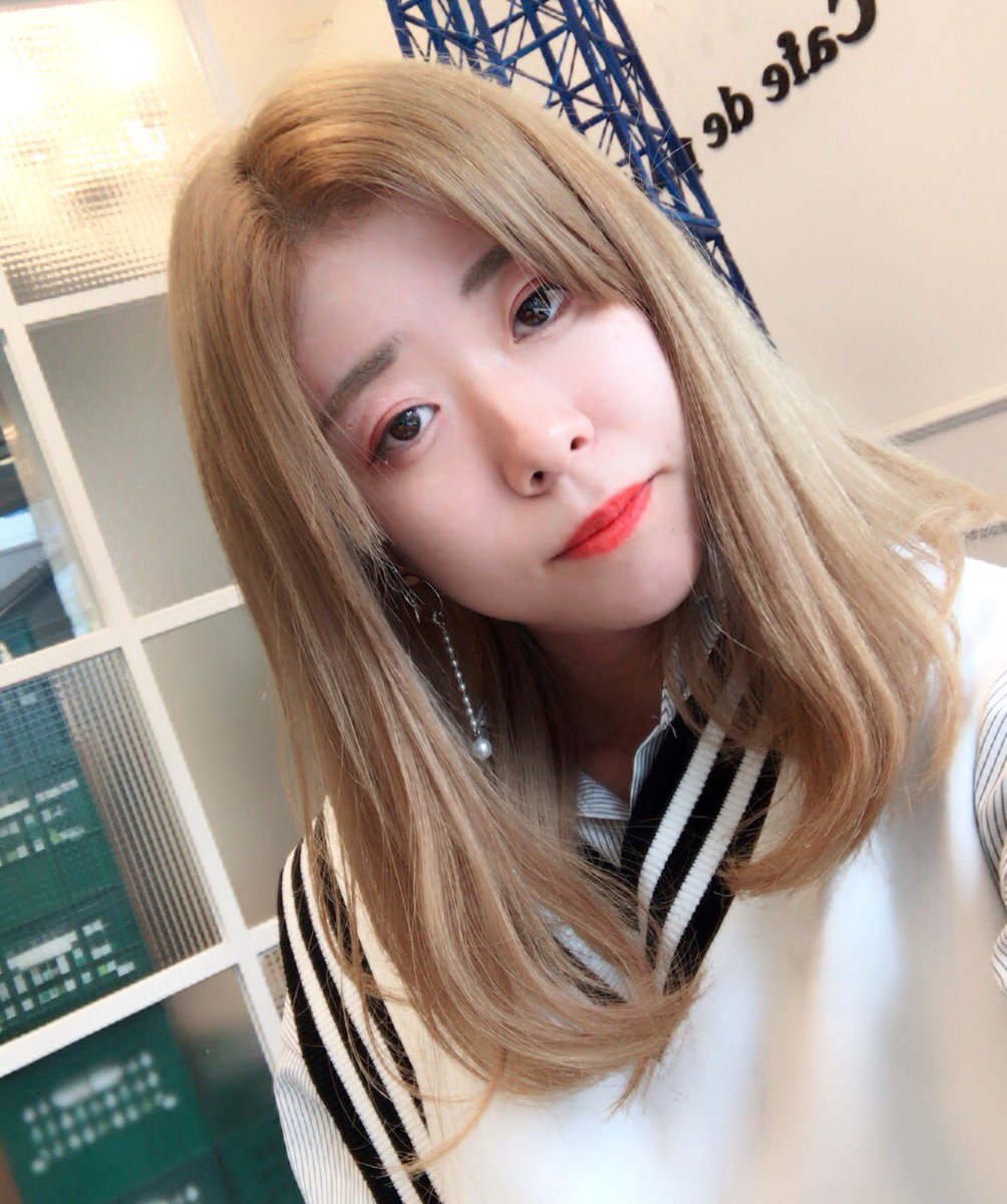 お久しぶりです！みきです！
3月31日のスタジオエス撮影会参加しますー💕
遅くなりましたが今年も撮影会に参加していきますので皆様よろしくお願い致します！！

最近は髪の毛を金髪にしたり、ピンクにしたりして遊んでます笑
#スタジオエス #スタジオエス撮影会