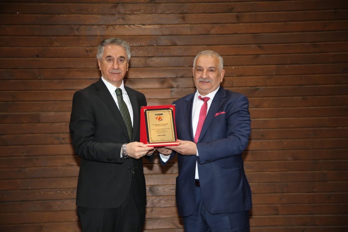 23YANILMAZ's tweet photo. Şehrimizin ekonomi başta olmak üzere gelişmesi ve kalkınması için geçmiş yıllarda düzenlenen teknik gezilerin değerlendirilmesi ve geleceğe yönelik yatırım çalışmalarının planlarını yapmak üzere düzenlenen #ElazığBuluşması programını gerçekleştirdik.
#platform23 https://t.co/iQyRUtHa6c