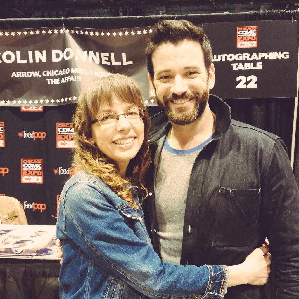 ChicagoMedFR's tweet photo. 📸 | Colin Donnell avec des fans hier lors de la #C2E2 à Chicago. 

(c) @ninaluvsruki @THPhillyFan @CLenz1135 @jami1331 https://t.co/3BG3PfgSek